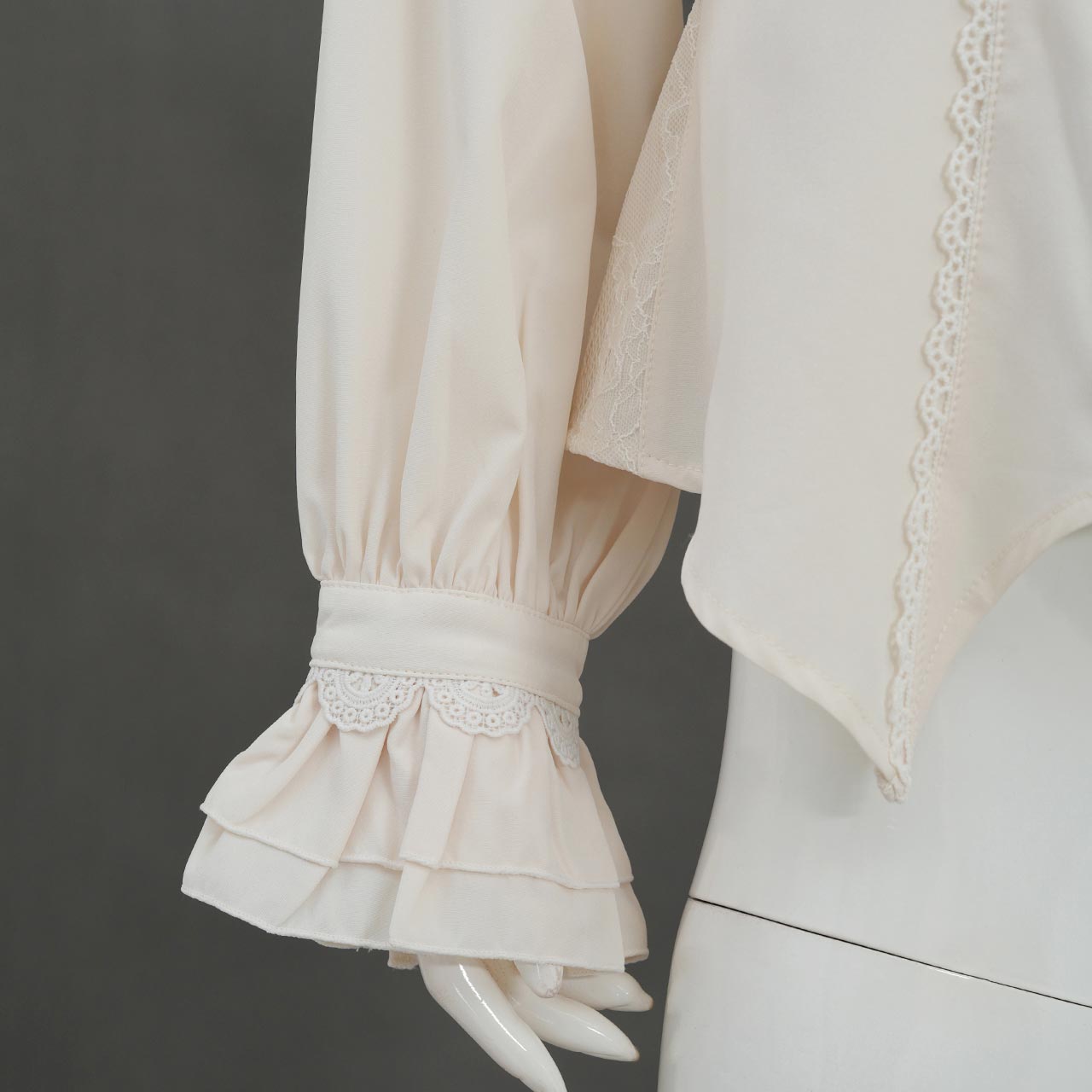 Larme d’Alice Frill blouse【L】