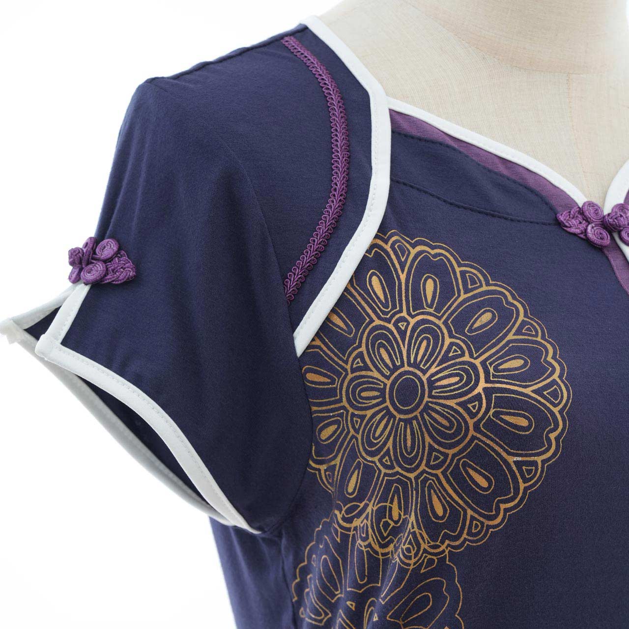 流転ノ月 The Shifting Moon Cut and Sew