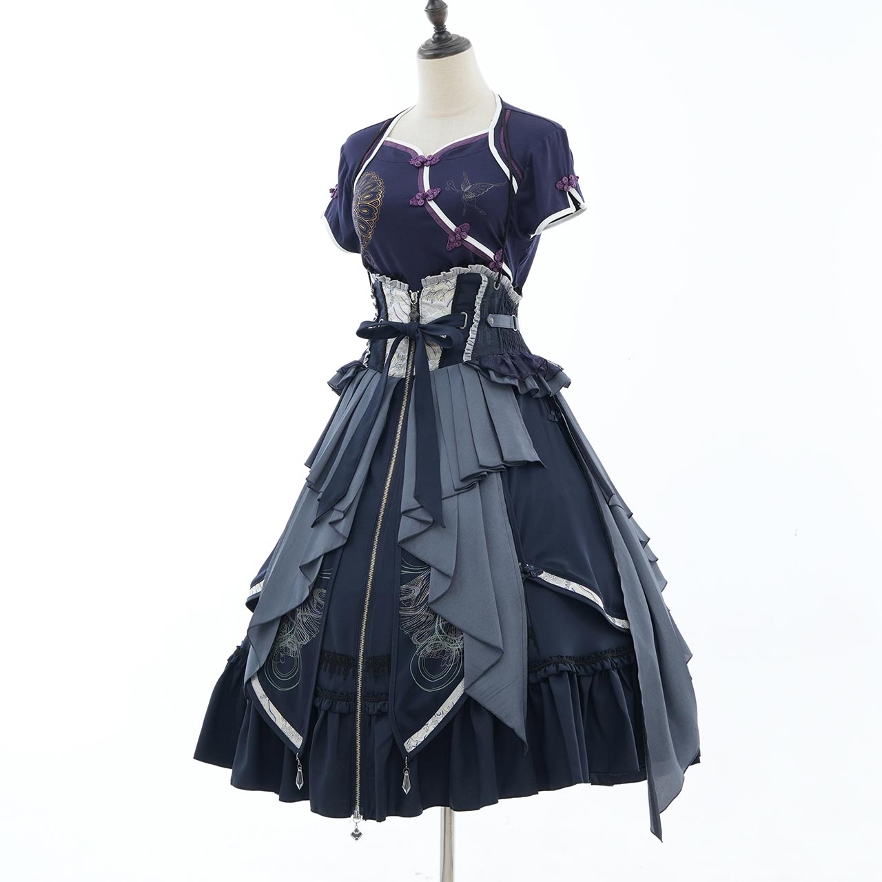 流転ノ月 The Shifting Moon Cut and Sew