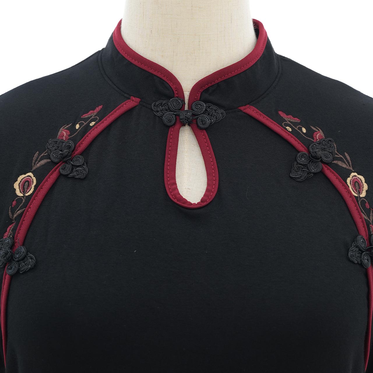月影ノ華 Moonlight Blossom Cut-and-Sew Top