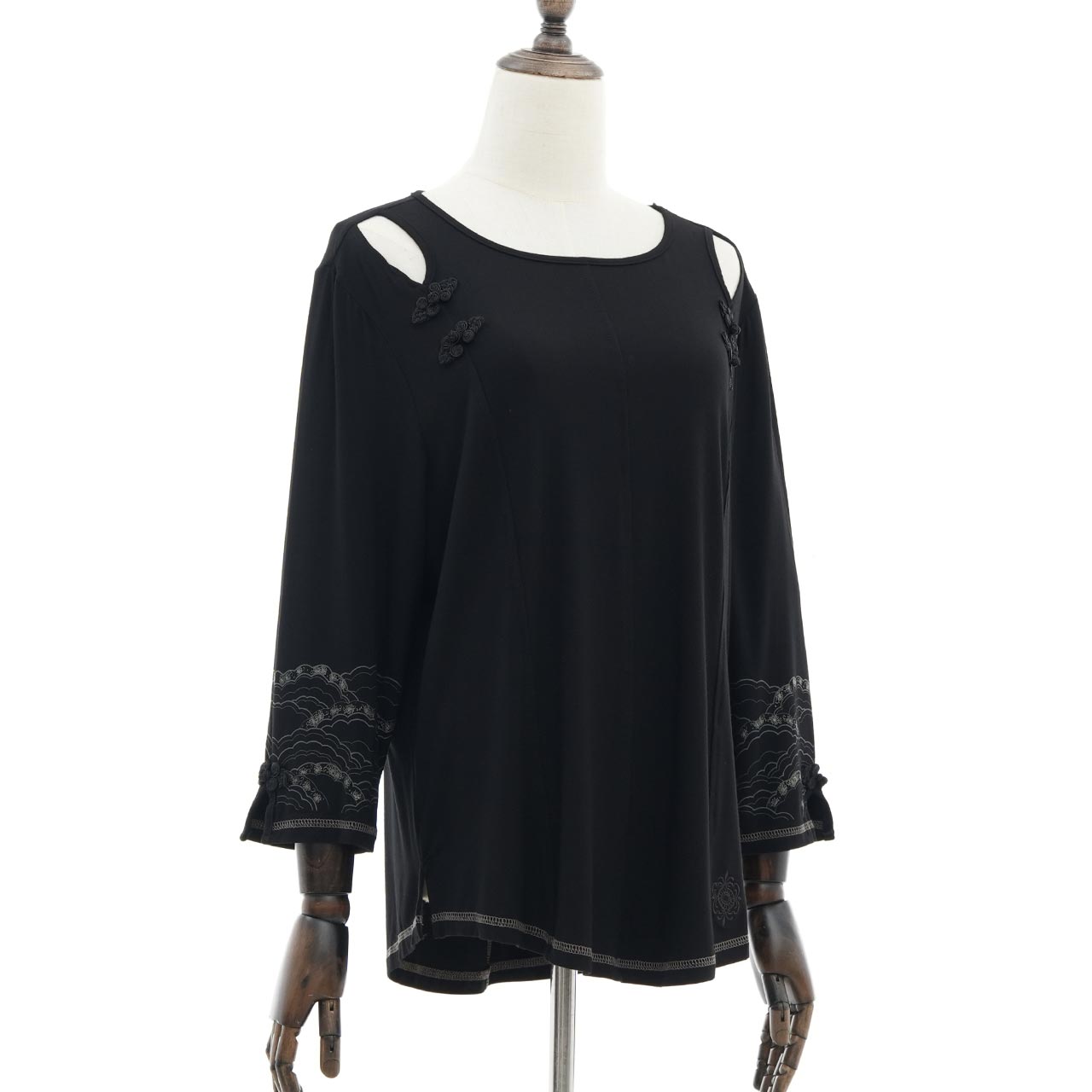 琉球浪漫物語 Ryukyu Romantic Story – Open-Shoulder Cut-and-Sew Top 【L】