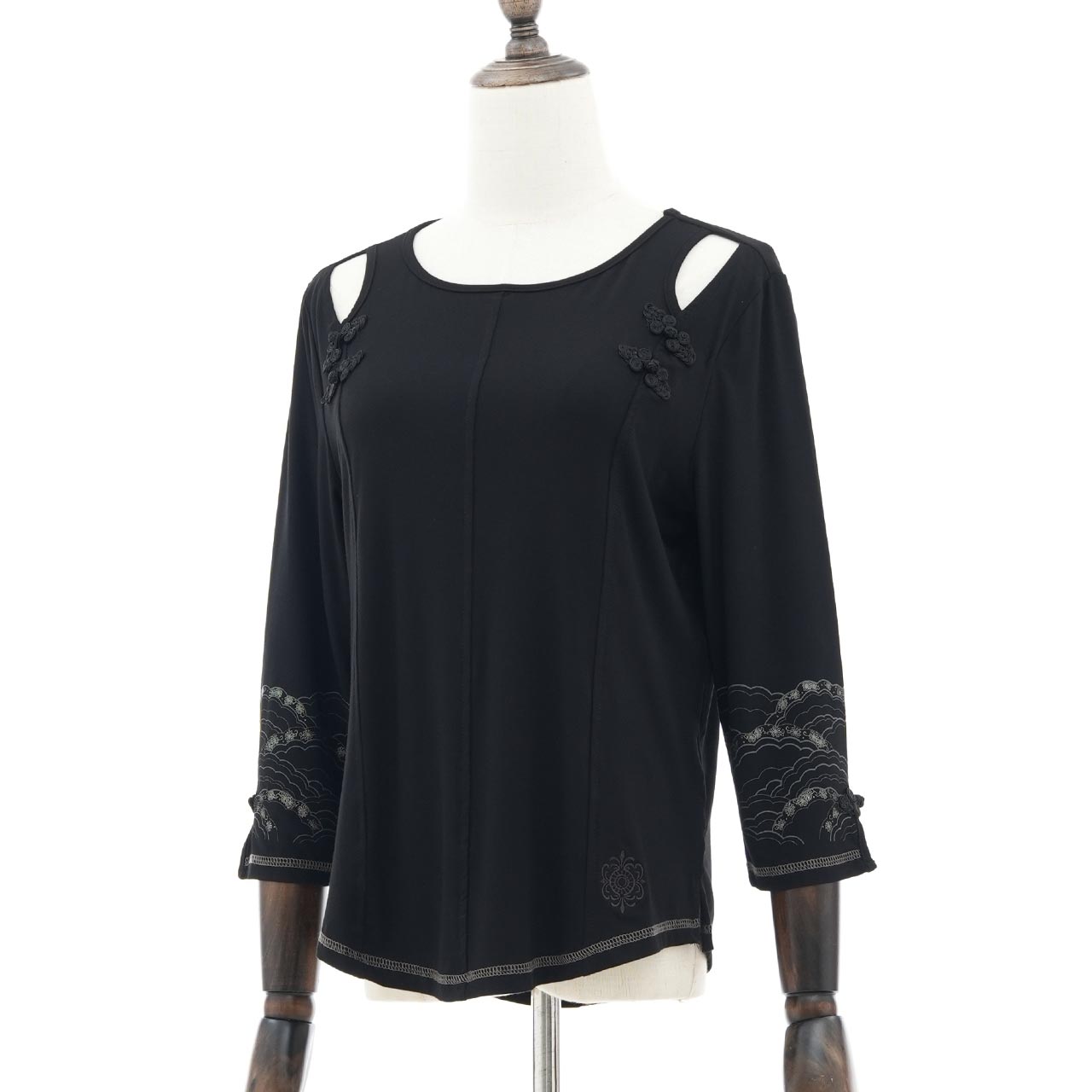 琉球浪漫物語 Ryukyu Romantic Story – Open-Shoulder Cut-and-Sew Top 【M】