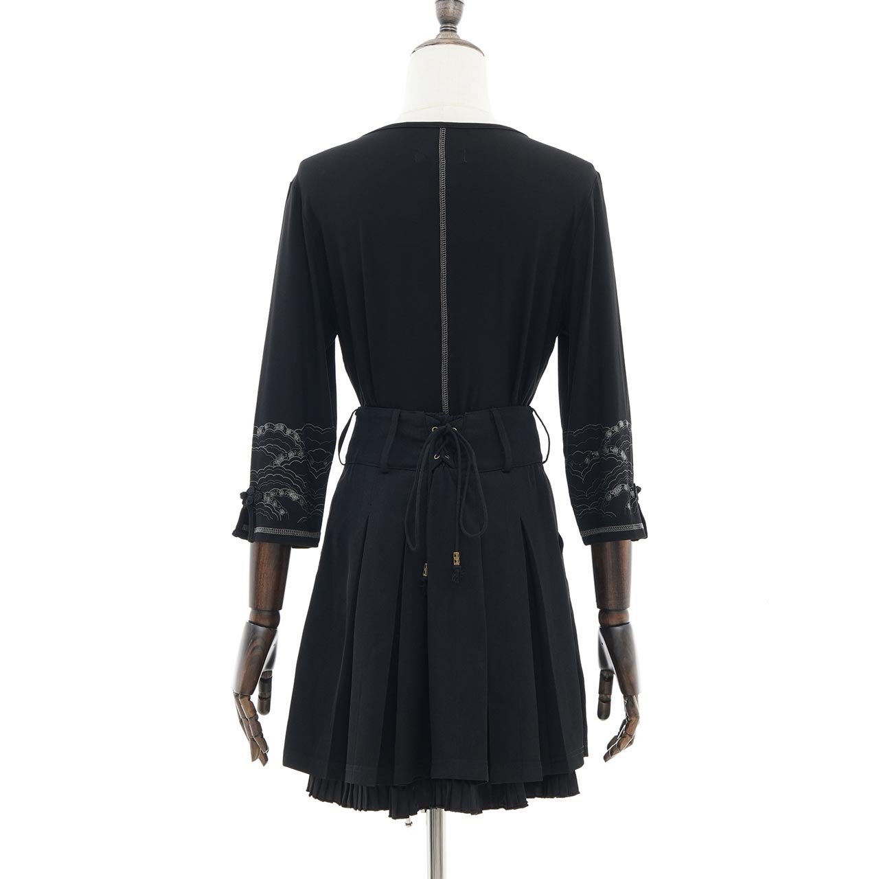 琉球浪漫物語 Ryukyu Romantic Story – Open-Shoulder Cut-and-Sew Top 【M】