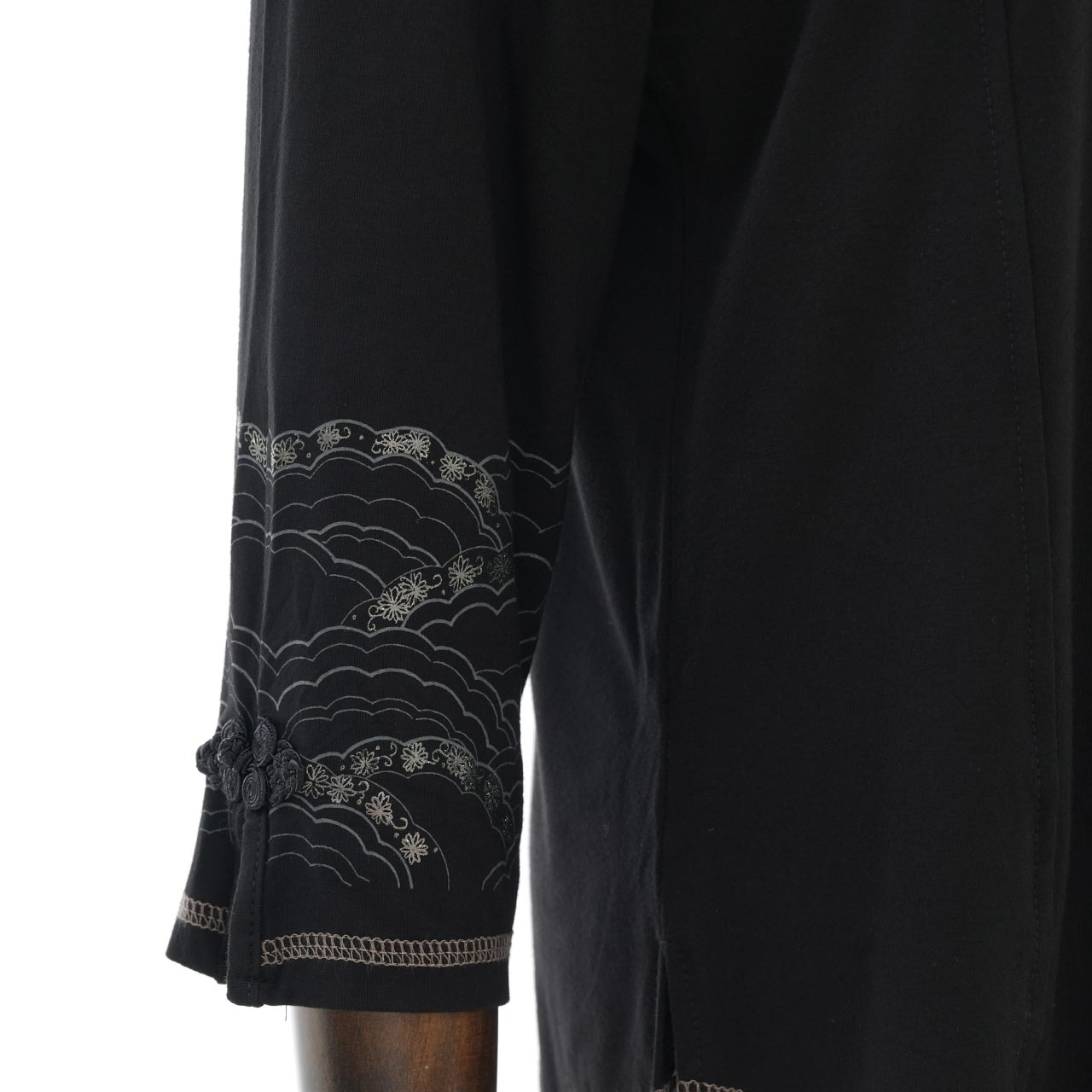 琉球浪漫物語 Ryukyu Romantic Story – Open-Shoulder Cut-and-Sew Top 【M】