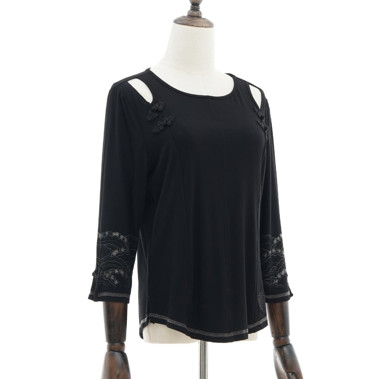 琉球浪漫物語 Ryukyu Romantic Story – Open-Shoulder Cut-and-Sew Top 【M】