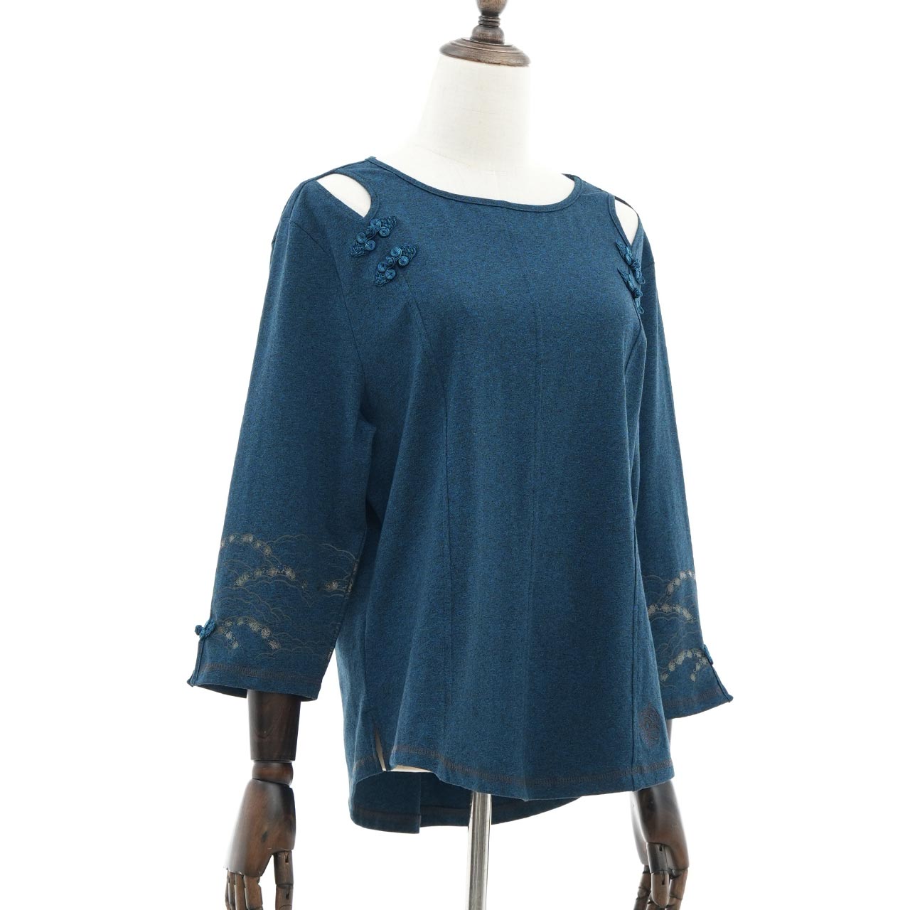 琉球浪漫物語 Ryukyu Romantic Story – Open-Shoulder Cut-and-Sew Top 【L】