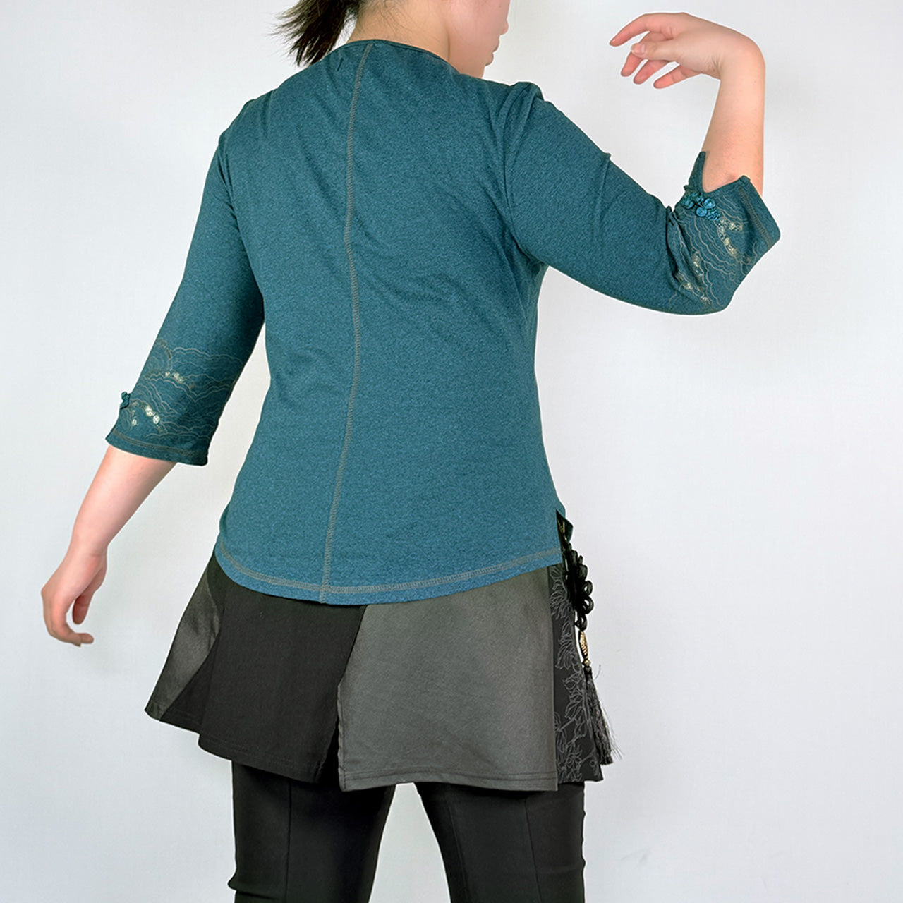 琉球浪漫物語 Ryukyu Romantic Story – Open-Shoulder Cut-and-Sew Top 【L】
