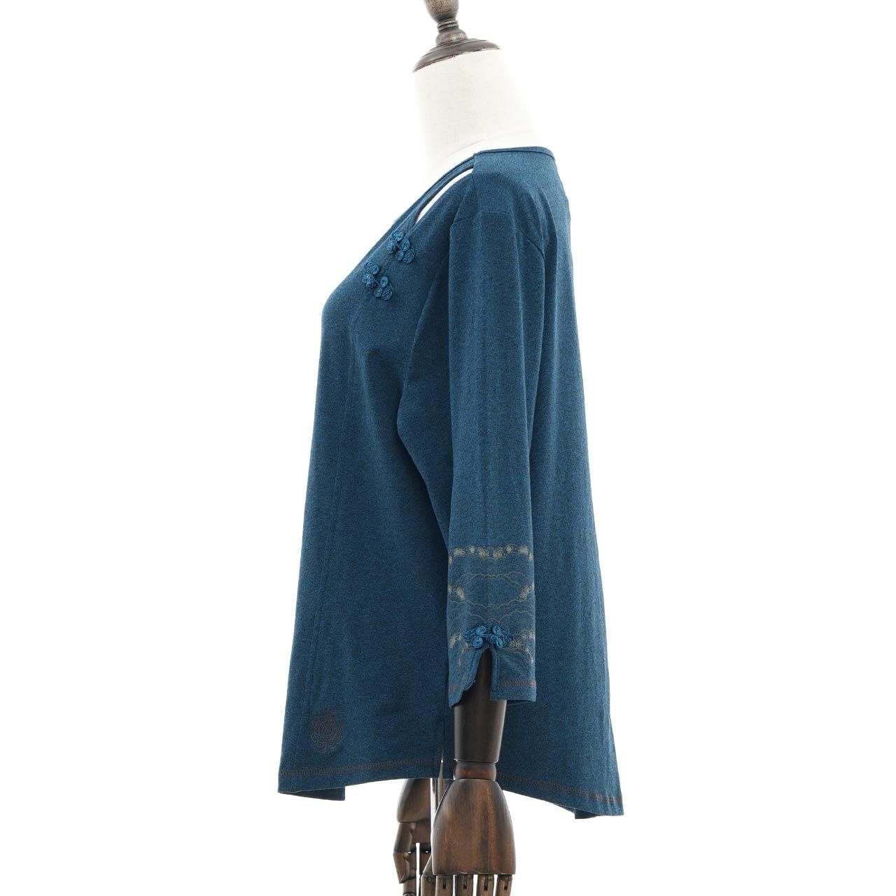 琉球浪漫物語 Ryukyu Romantic Story – Open-Shoulder Cut-and-Sew Top 【L】