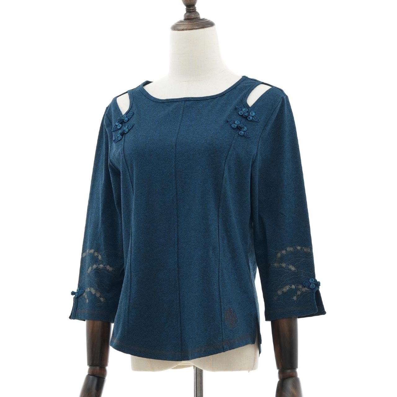 琉球浪漫物語 Ryukyu Romantic Story – Open-Shoulder Cut-and-Sew Top 【M】