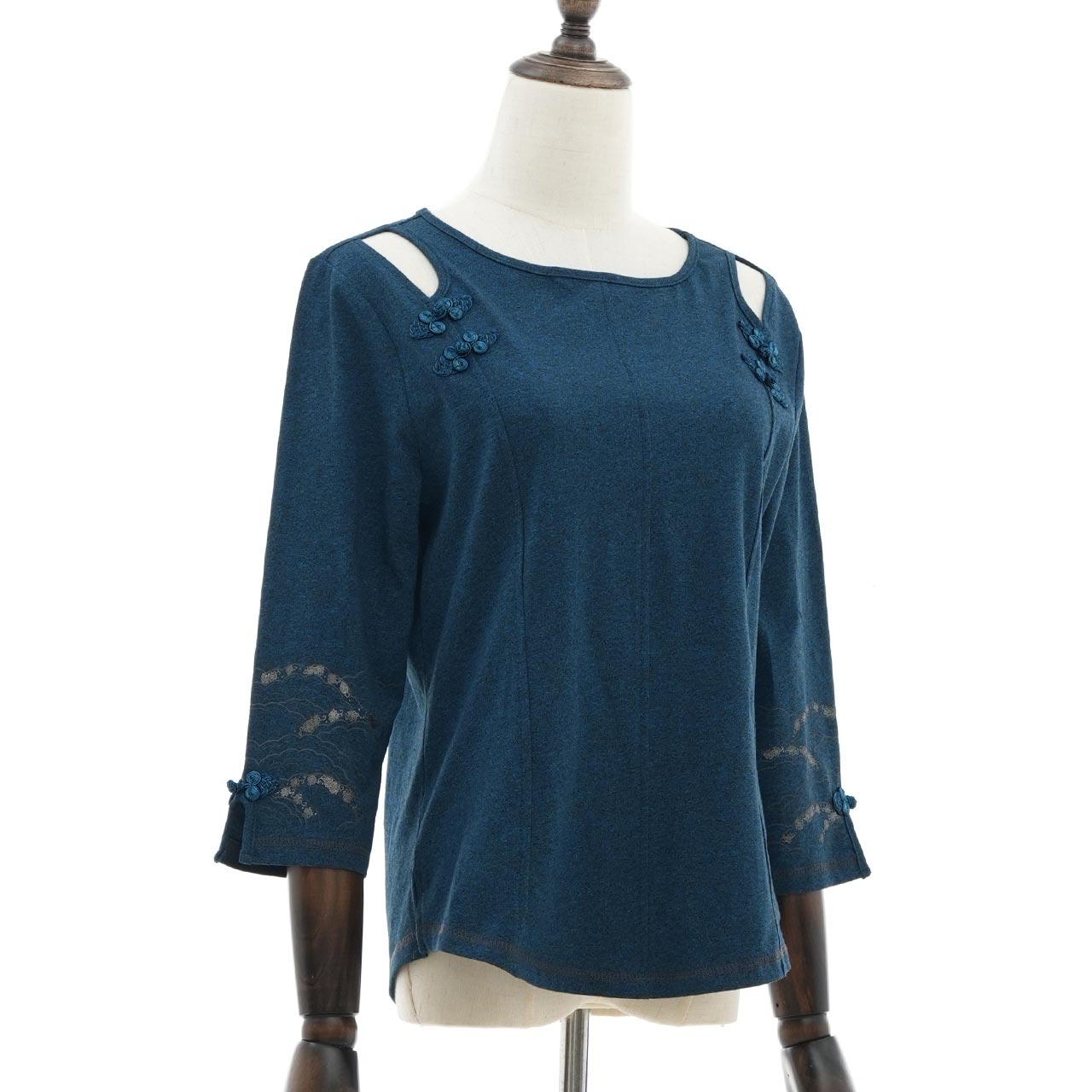 琉球浪漫物語 Ryukyu Romantic Story – Open-Shoulder Cut-and-Sew Top 【M】