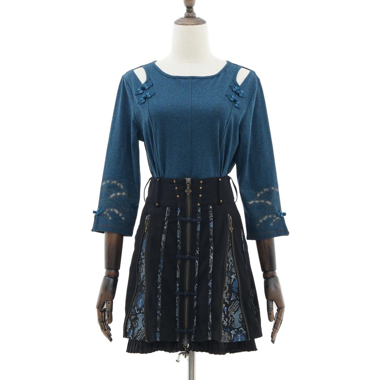 琉球浪漫物語 Ryukyu Romantic Story – Open-Shoulder Cut-and-Sew Top 【M】