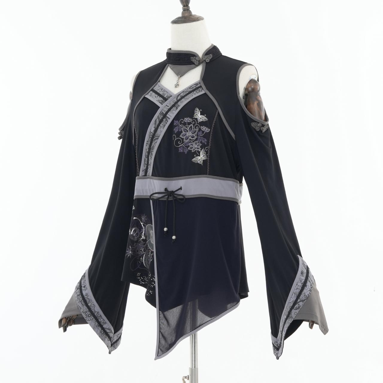 『鶴翼報恩録 ～ Requital of the Crane～』Cut-and-sew top【L】
