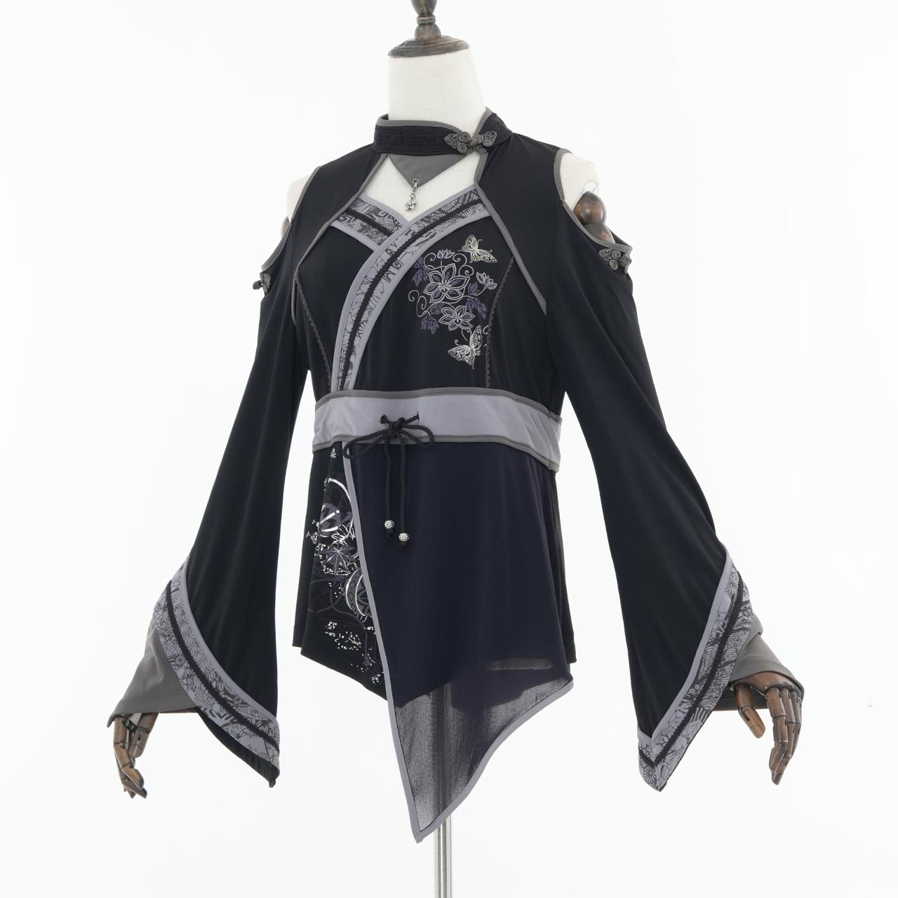 『鶴翼報恩録 ～ Requital of the Crane～』Cut-and-sew top【M】