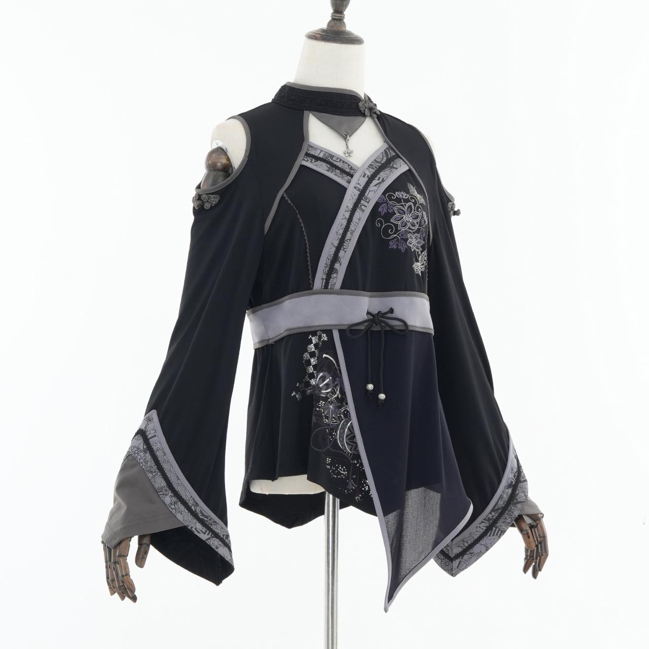 『鶴翼報恩録 ～ Requital of the Crane～』Cut-and-sew top【M】