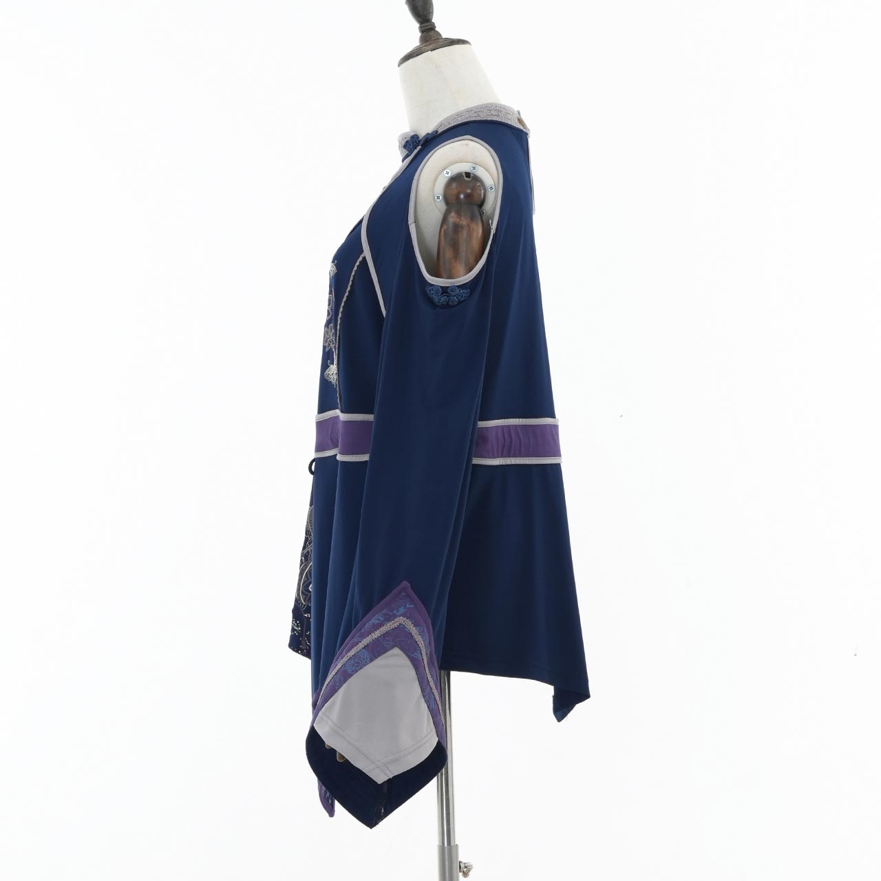 『鶴翼報恩録 ～ Requital of the Crane～』Cut-and-sew top【L】