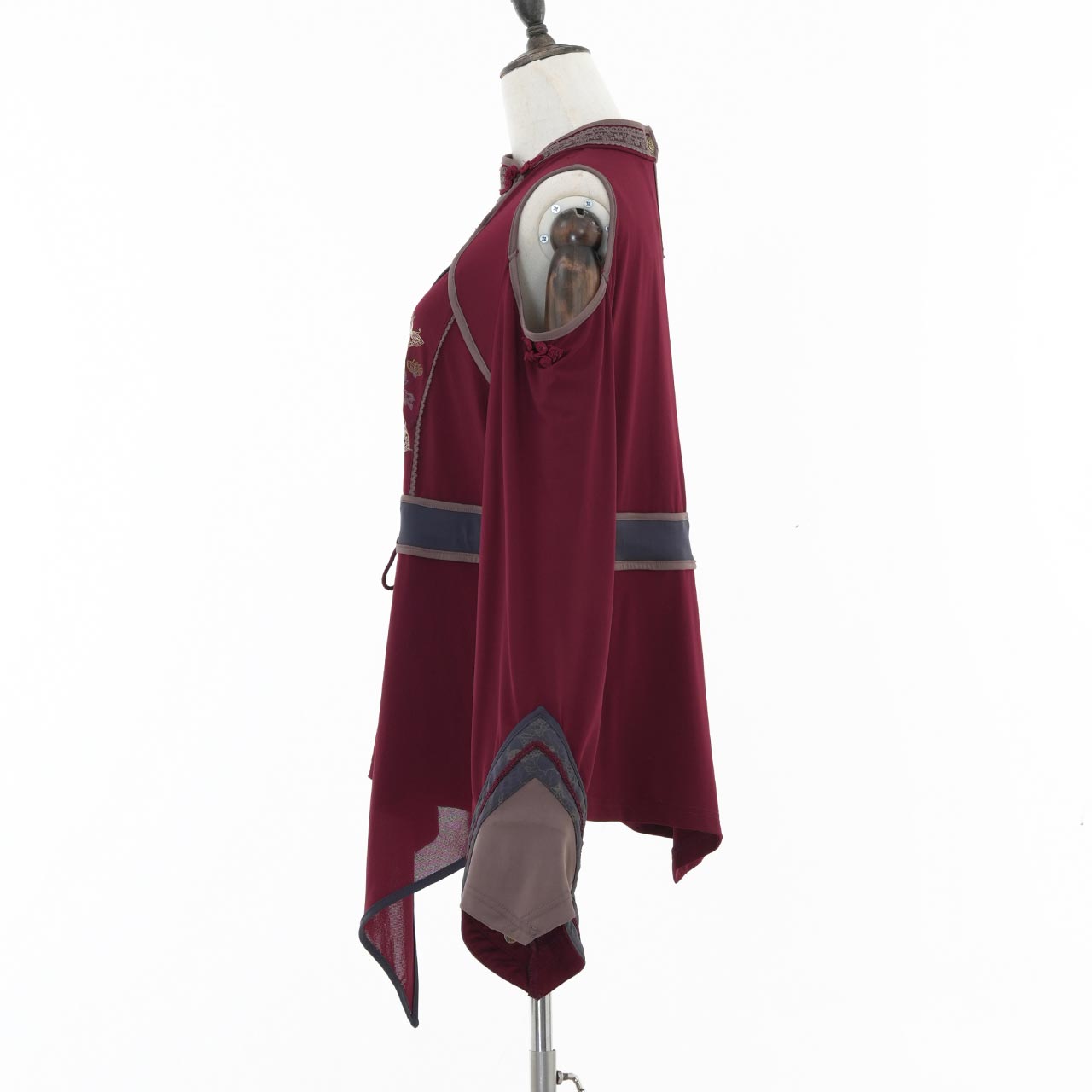 『鶴翼報恩録 ～ Requital of the Crane～』Cut-and-sew top【L】