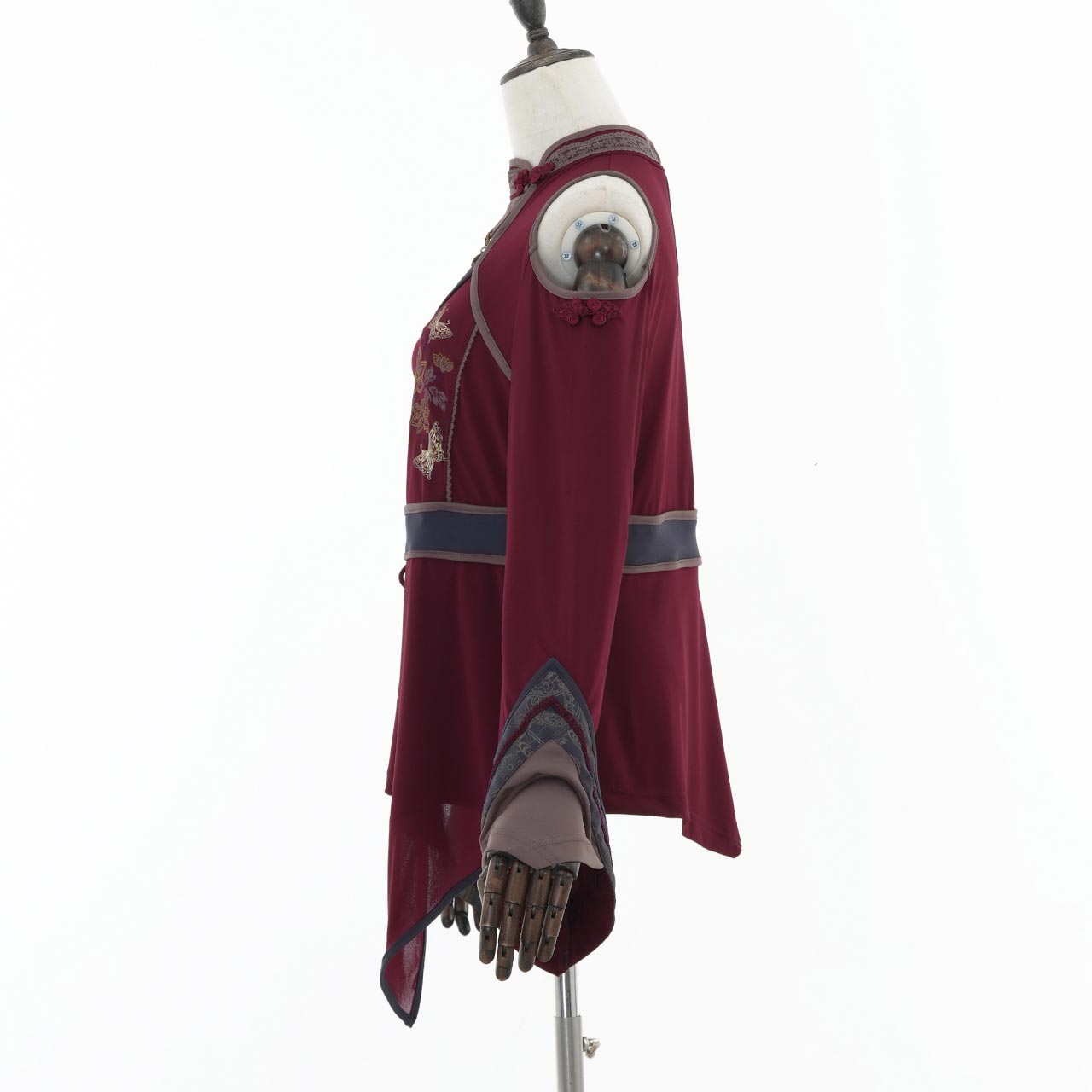 『鶴翼報恩録 ～ Requital of the Crane～』Cut-and-sew top【M】