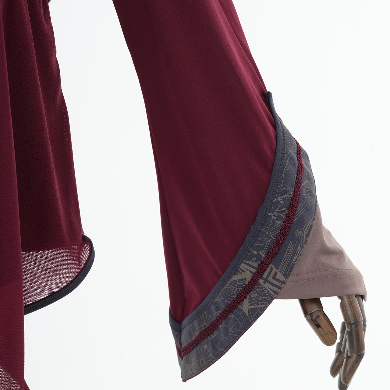 『鶴翼報恩録 ～ Requital of the Crane～』Cut-and-sew top【M】