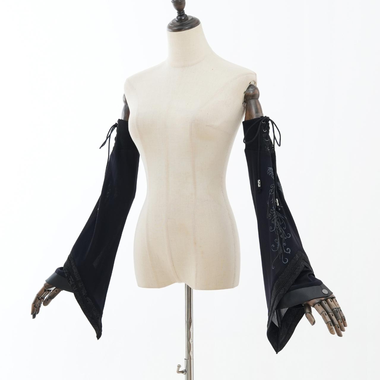 『鶴翼報恩録 ～ Requital of the Crane～』Arm Covers