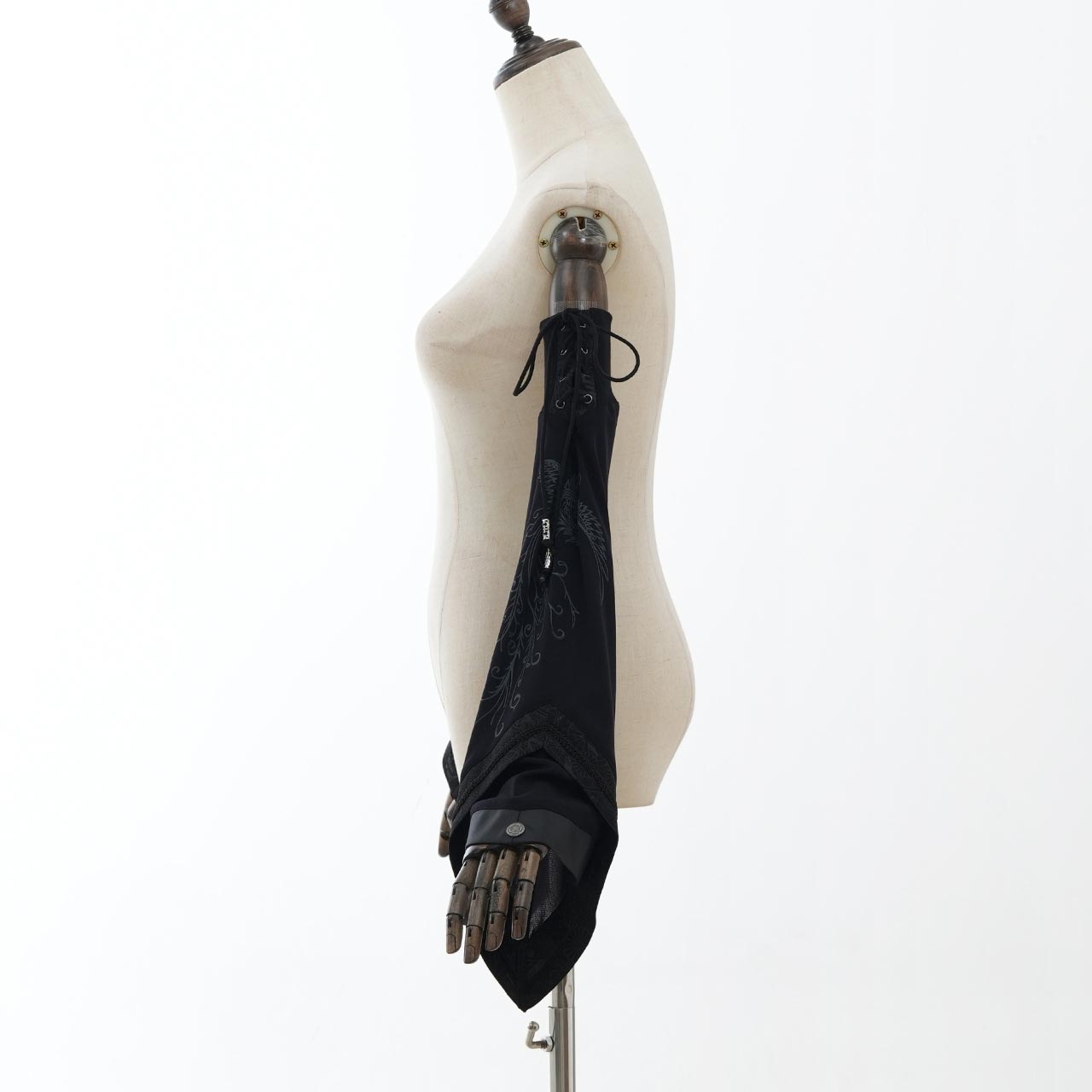 『鶴翼報恩録 ～ Requital of the Crane～』Arm Covers