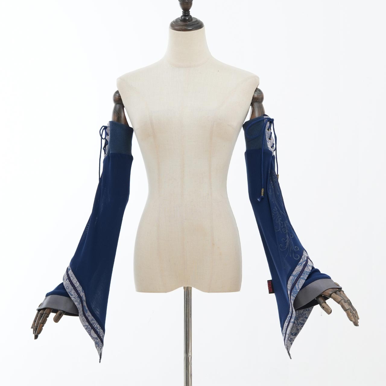 『鶴翼報恩録 ～ Requital of the Crane～』Arm Covers