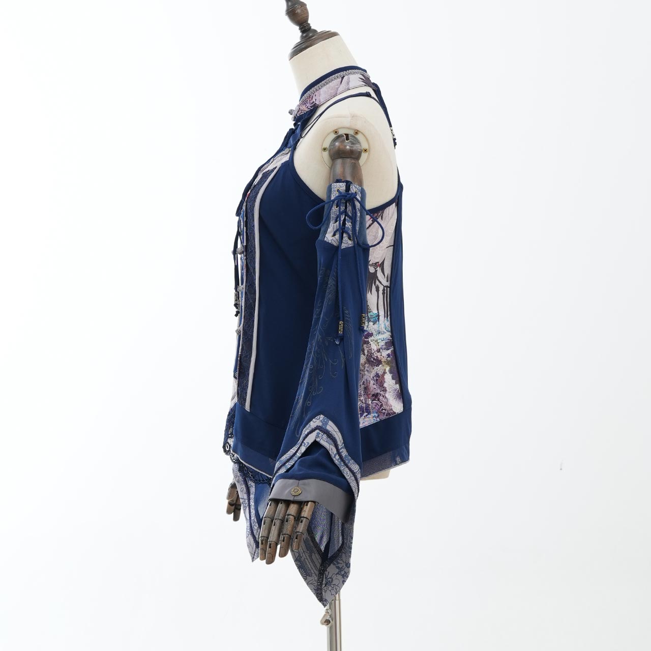 『鶴翼報恩録 ～ Requital of the Crane～』Arm Covers