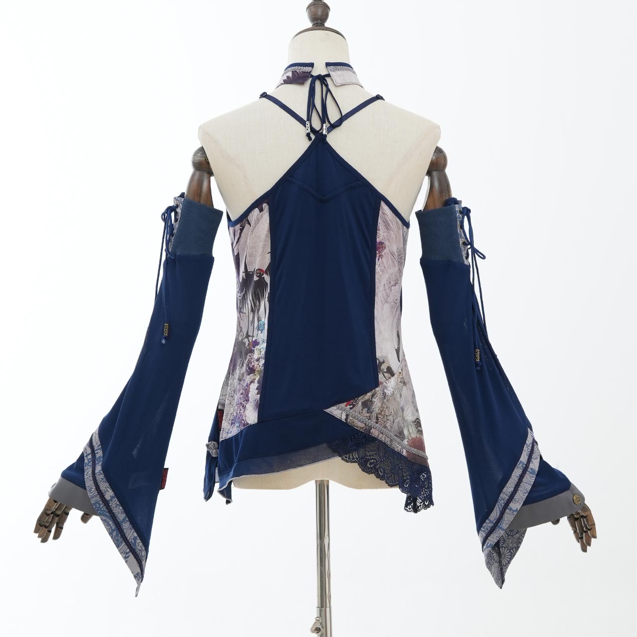 『鶴翼報恩録 ～ Requital of the Crane～』Arm Covers