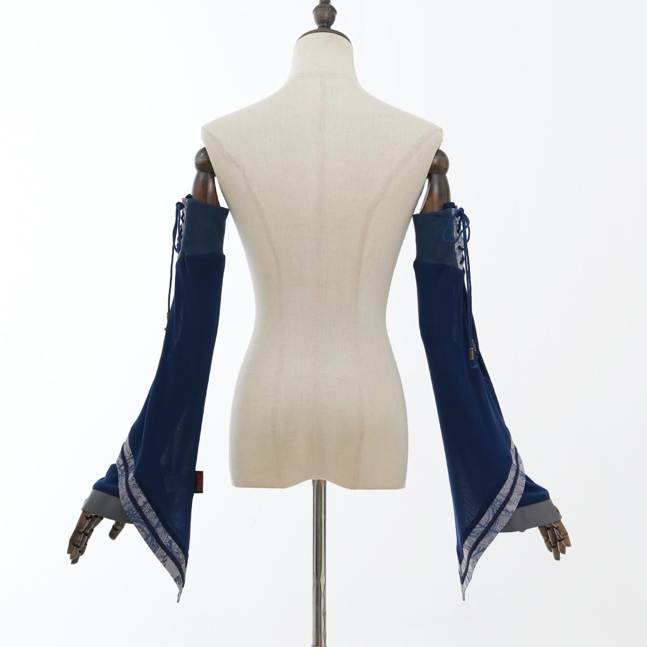 『鶴翼報恩録 ～ Requital of the Crane～』Arm Covers