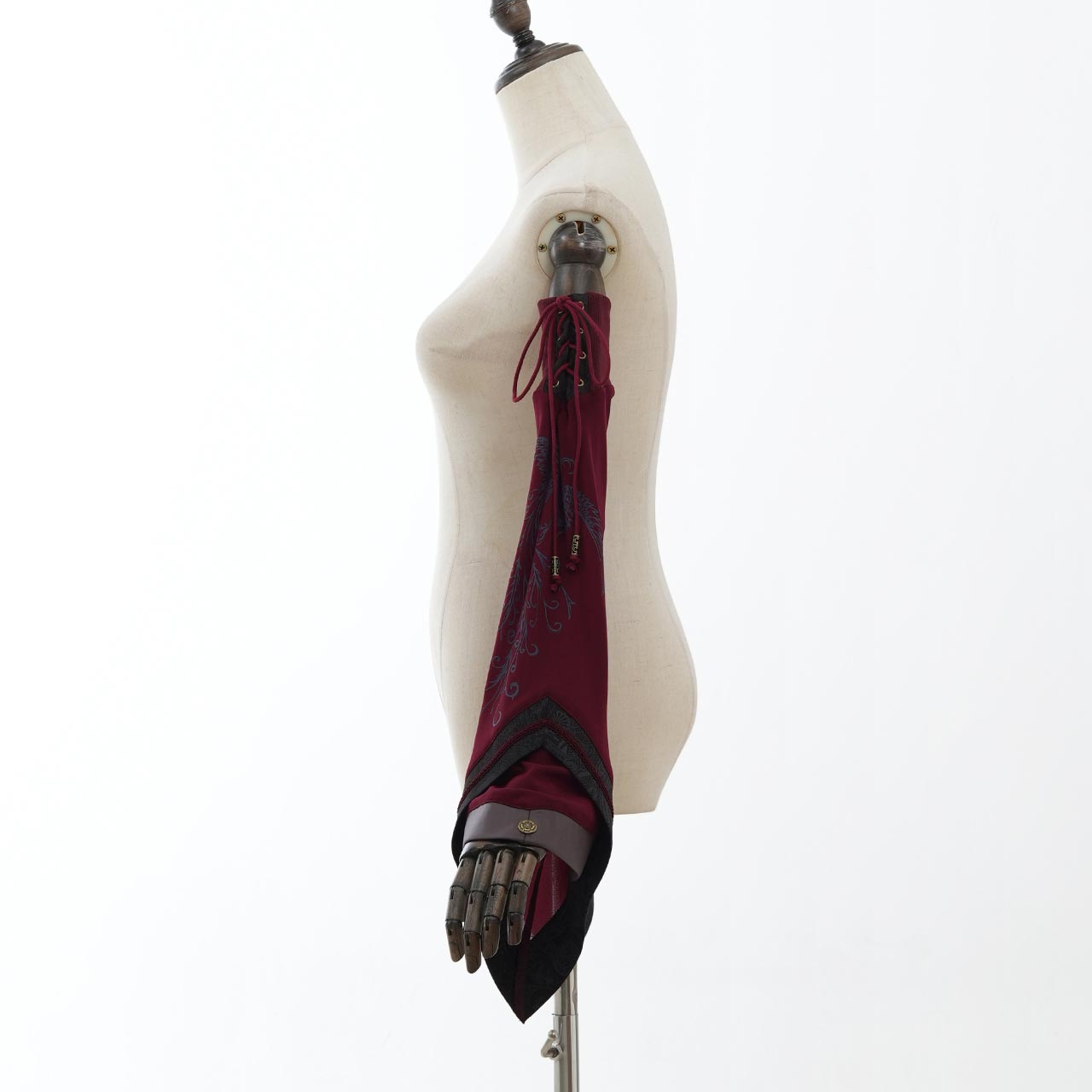 『鶴翼報恩録 ～ Requital of the Crane～』Arm Covers
