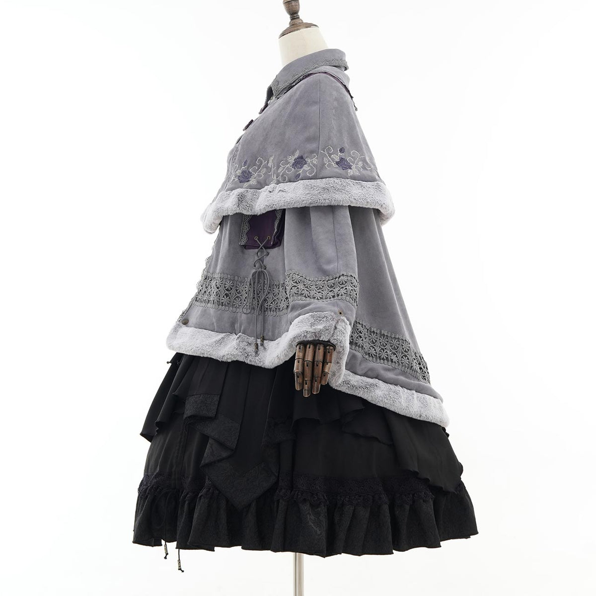 Villainess Elegance 2-Way Cape