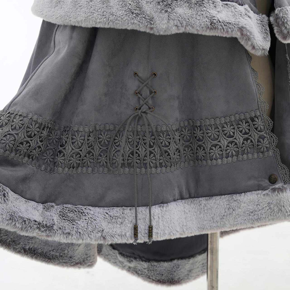 Villainess Elegance 2-Way Cape