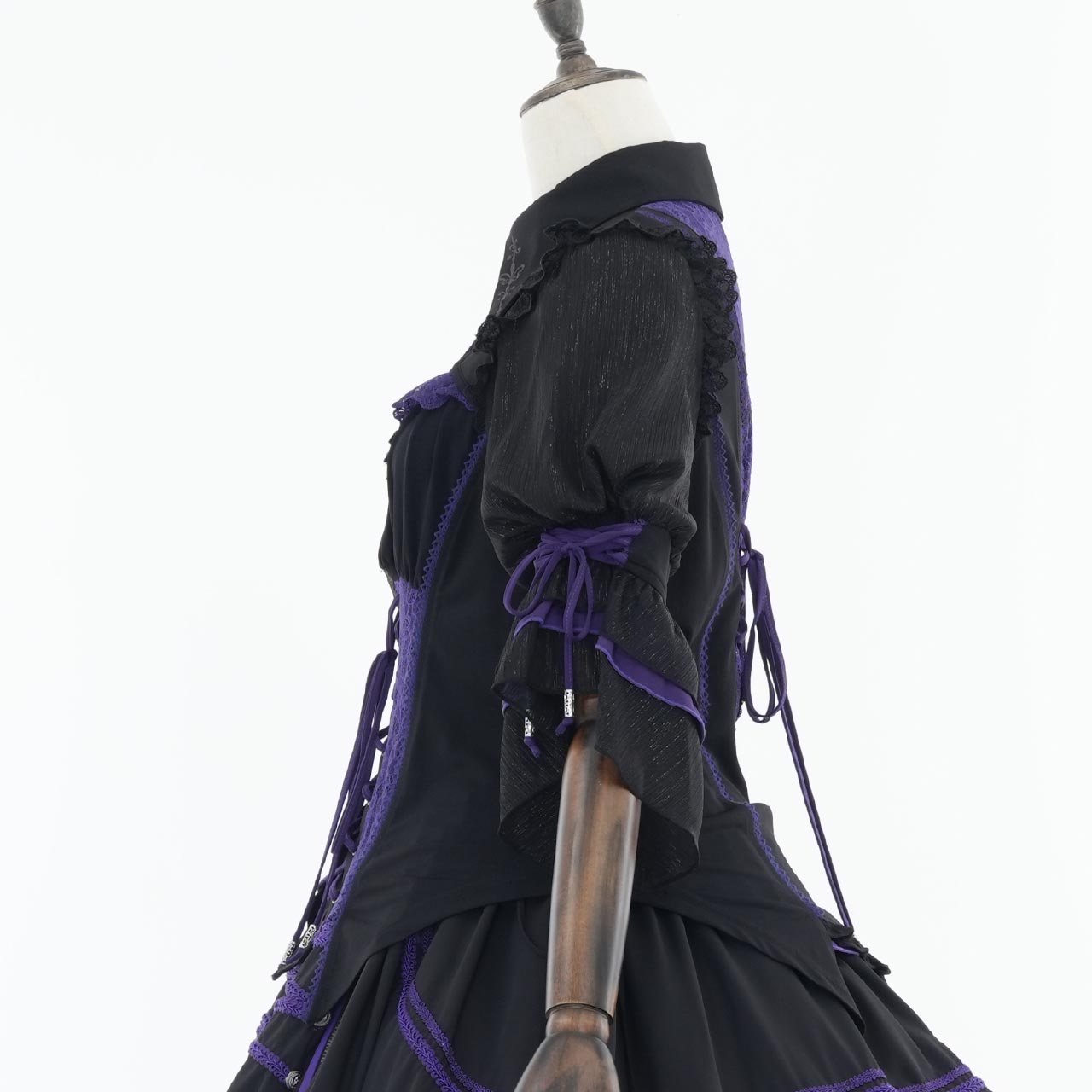 Grand Foyer Hotel Bat-wing collar top