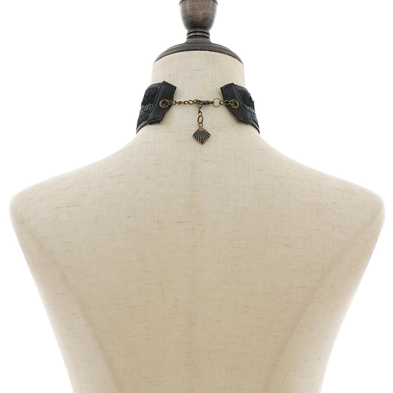 胡蝶蘭 Phalaenopsis orchid choker