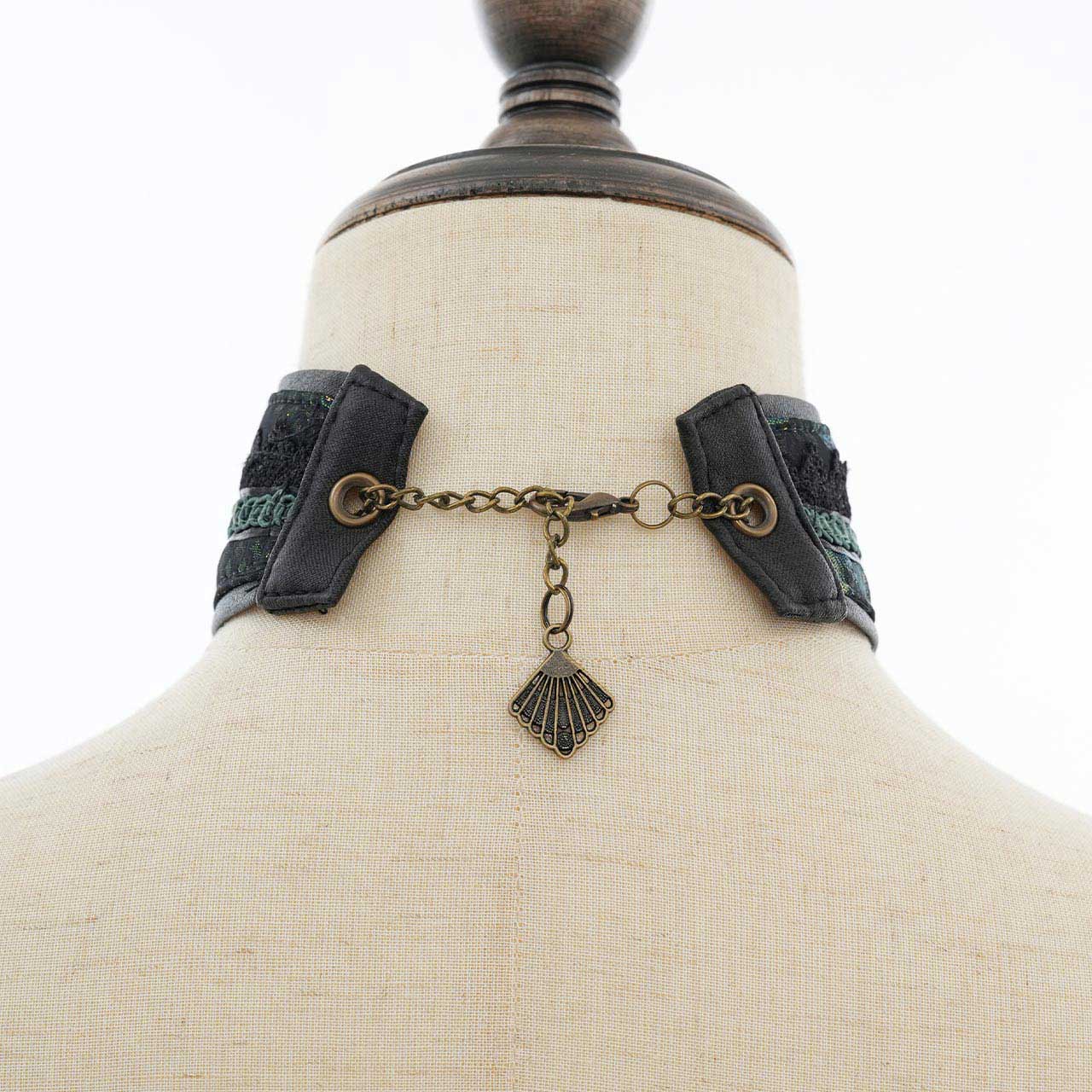 胡蝶蘭 Phalaenopsis orchid choker