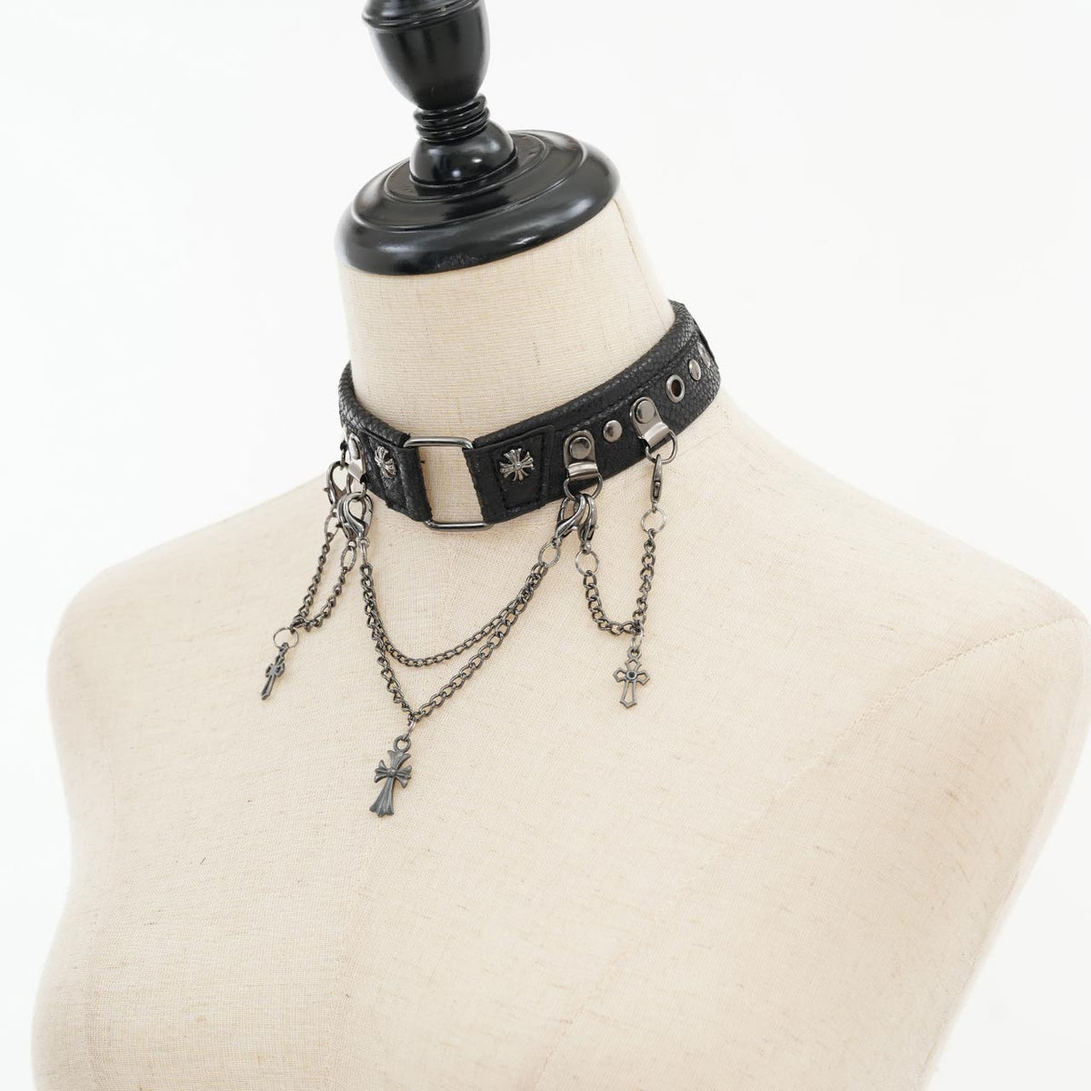 Thorned Reliquary Choker