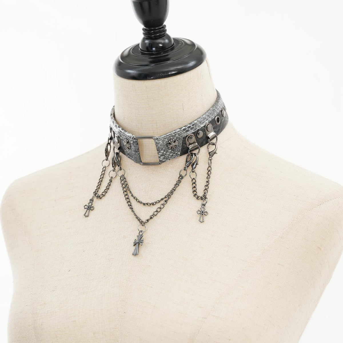 Thorned Reliquary Choker