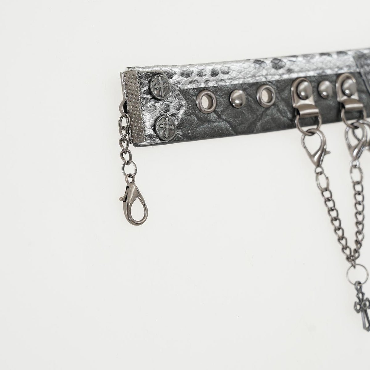 Thorned Reliquary Choker