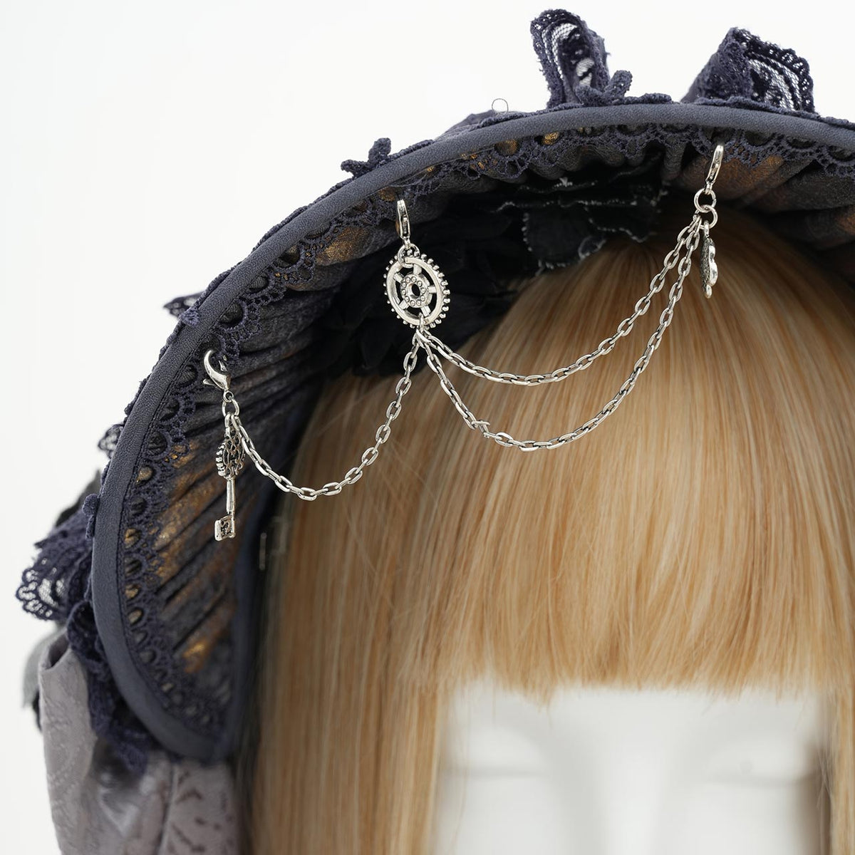 Villainess Elegance Bonnet