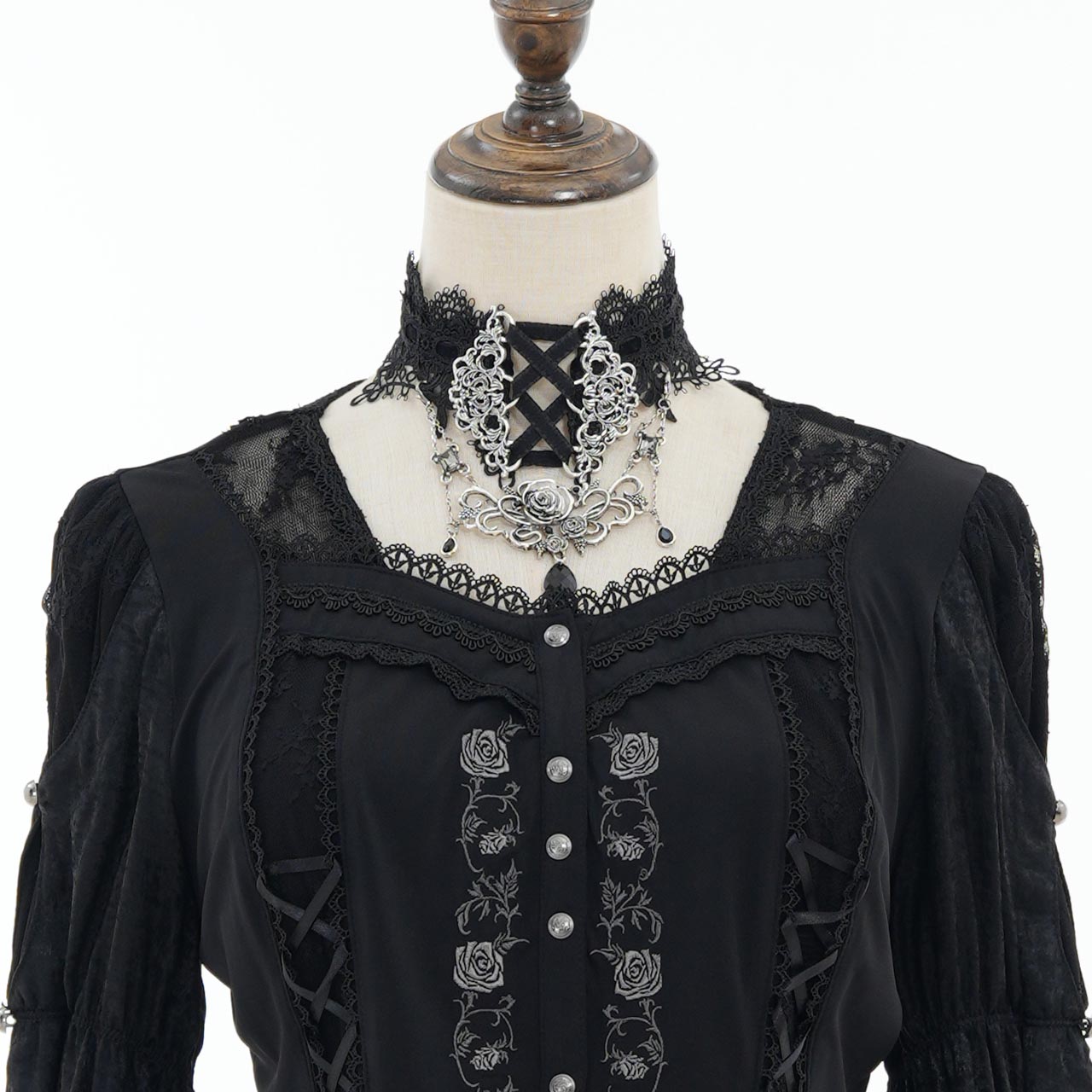Larme d’Alice Lace choker