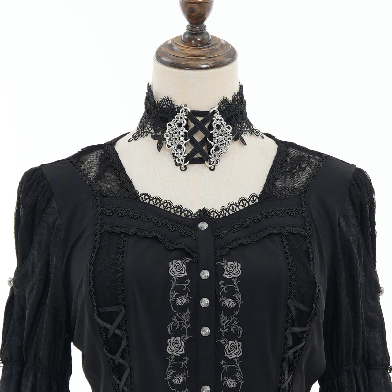 Larme d’Alice Lace choker