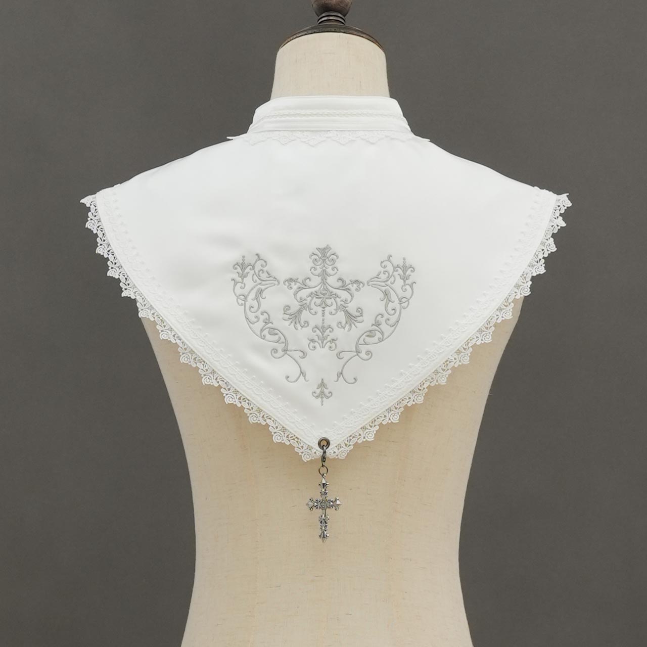 Whimsical Rosy Cats Rose Cross Detachable Collar