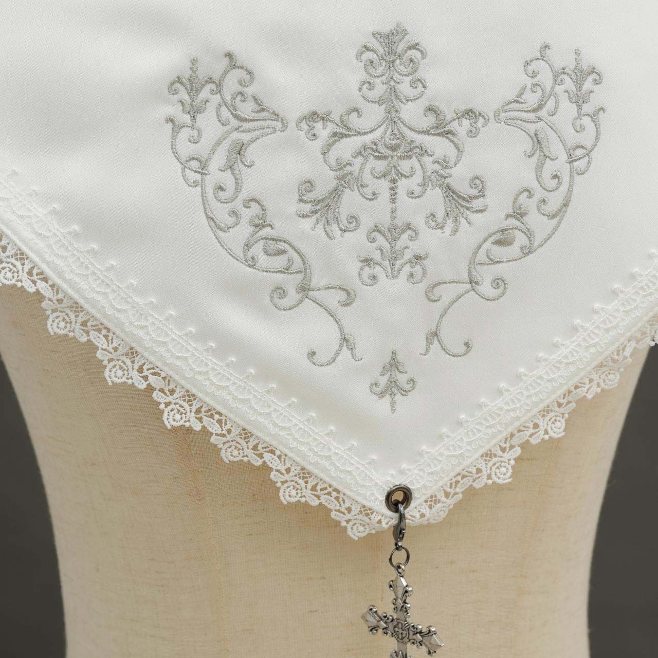 Whimsical Rosy Cats Rose Cross Detachable Collar