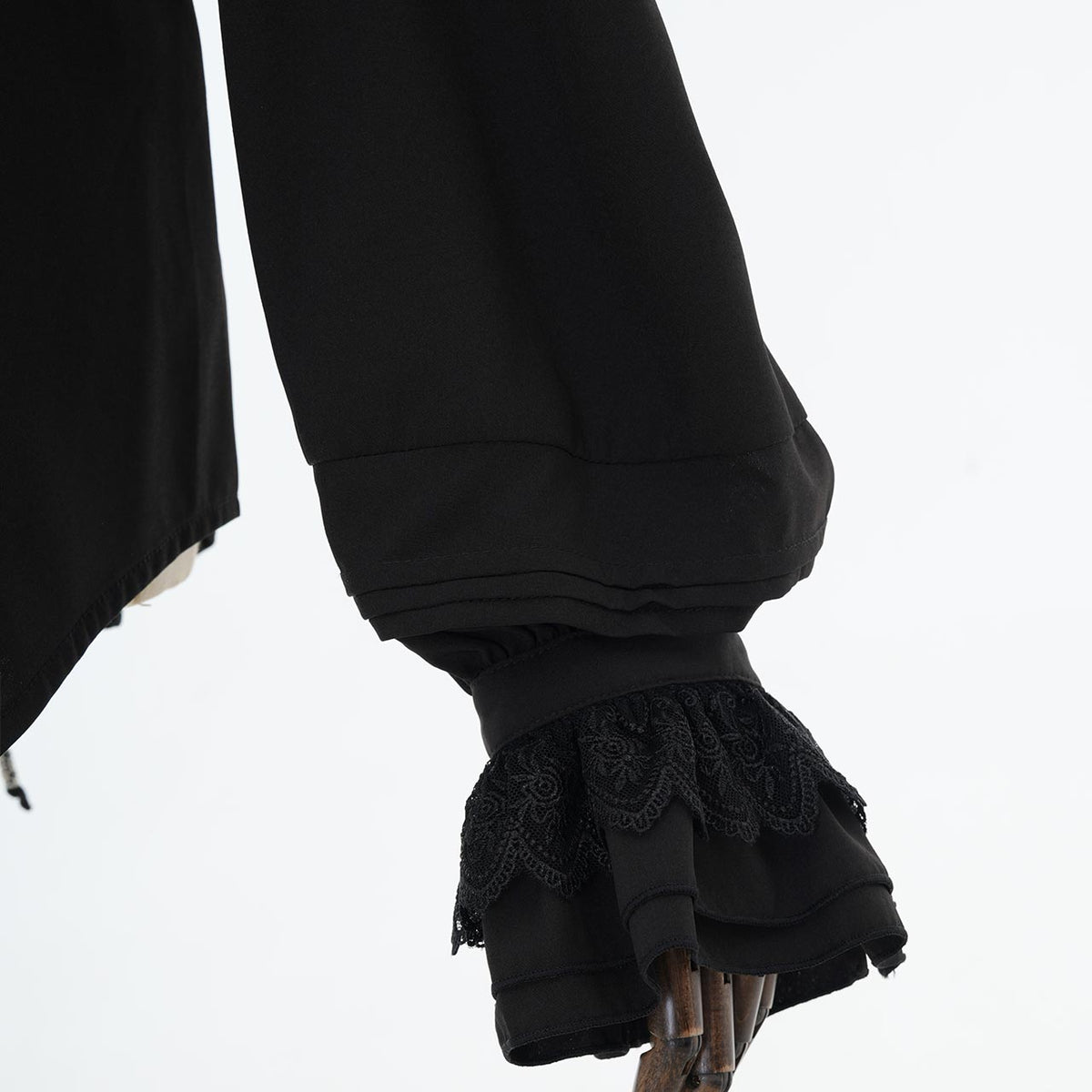 Grand Foyer Hotel Cascade Ruffle Blouse【L】
