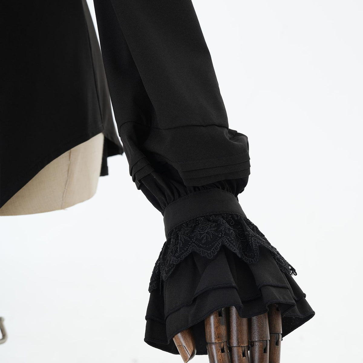 Grand Foyer Hotel Cascade Ruffle Blouse【M】