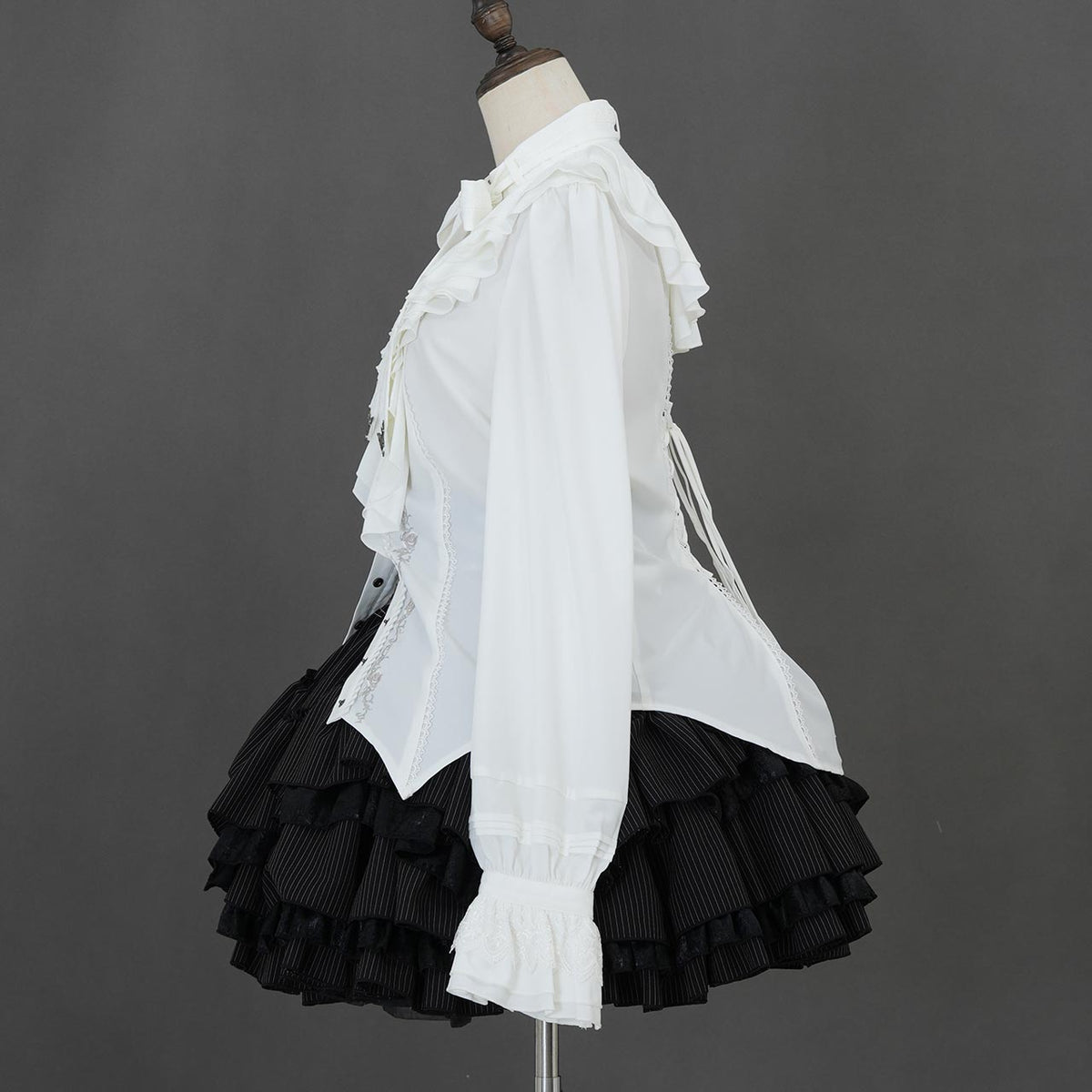 Grand Foyer Hotel Cascade Ruffle Blouse【L】
