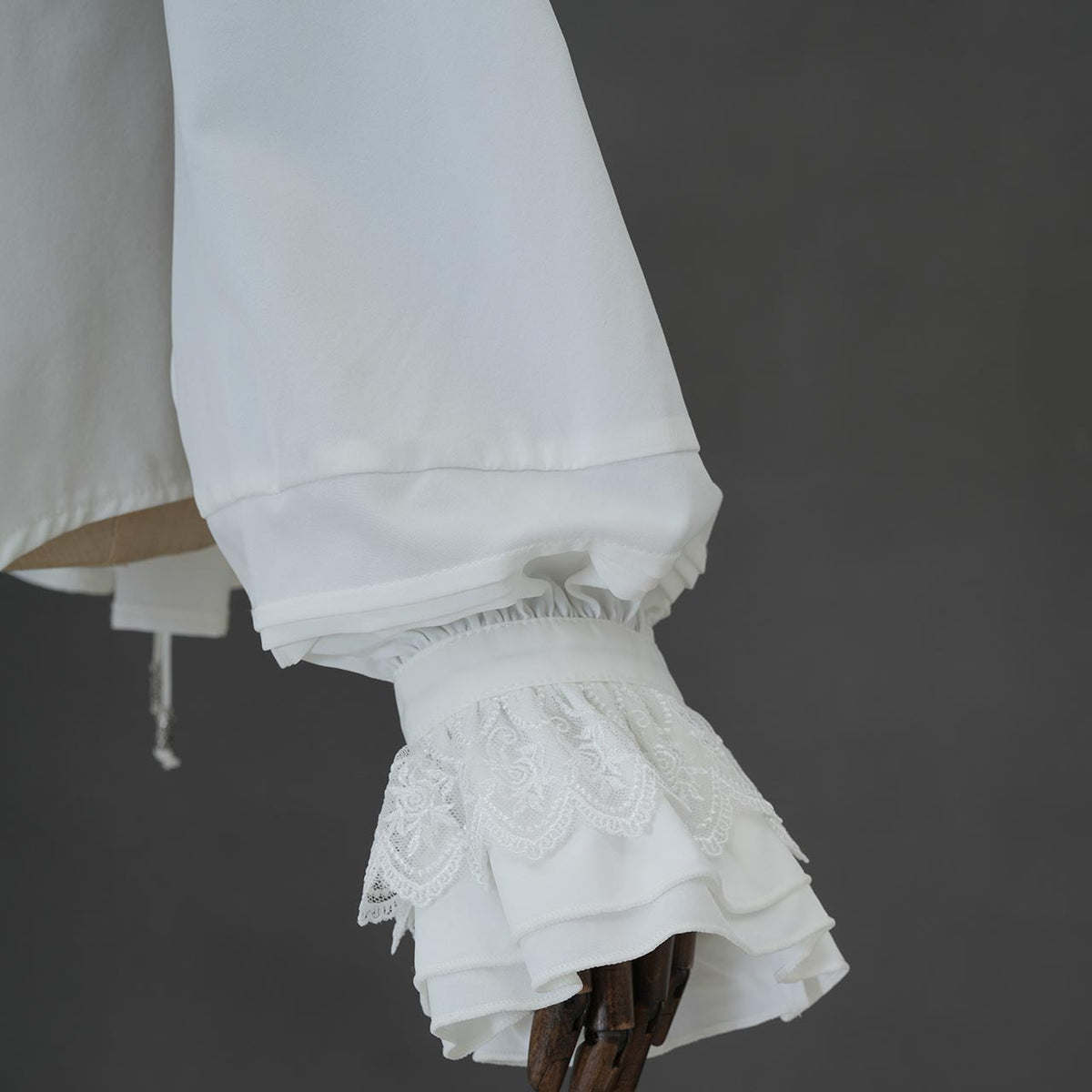 Grand Foyer Hotel Cascade Ruffle Blouse【L】