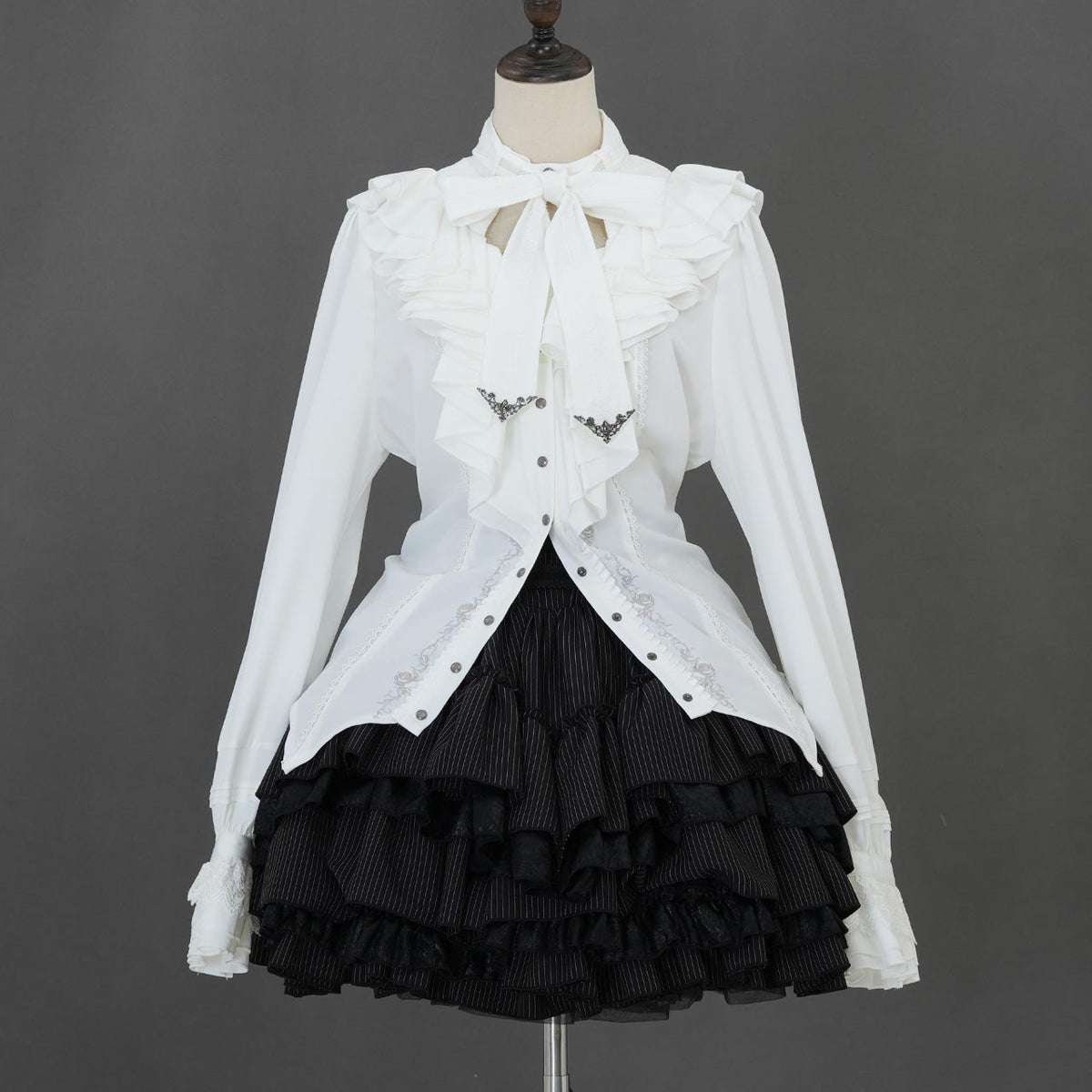 Grand Foyer Hotel Cascade Ruffle Blouse【L】