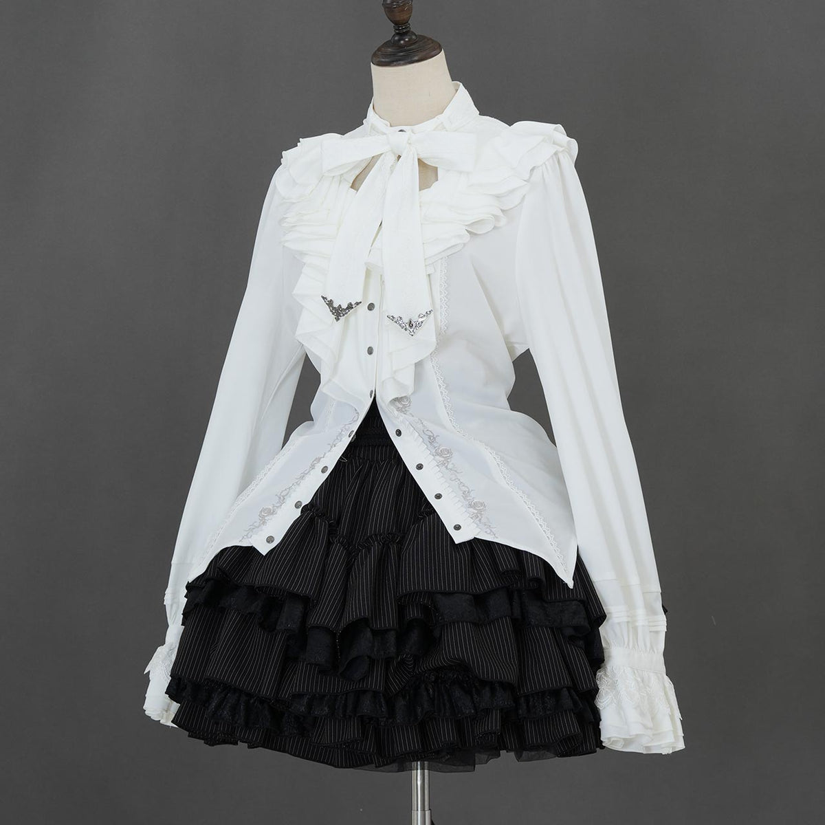 Grand Foyer Hotel Cascade Ruffle Blouse【L】