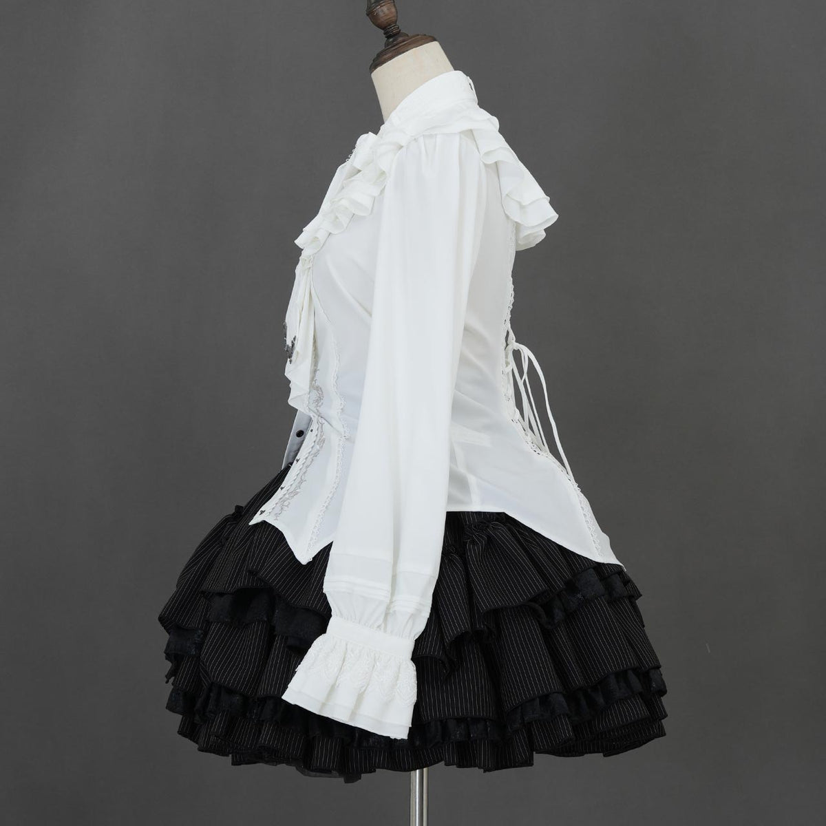 Grand Foyer Hotel Cascade Ruffle Blouse【M】
