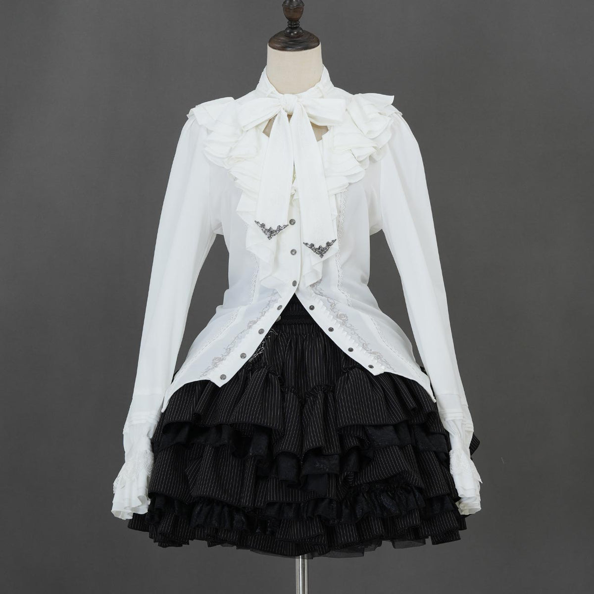 Grand Foyer Hotel Cascade Ruffle Blouse【M】